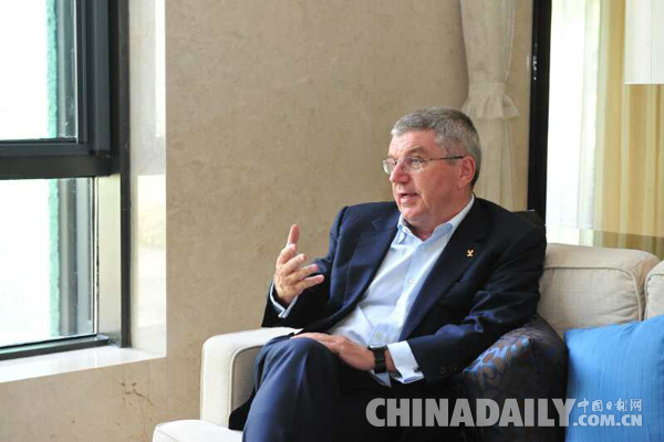 国际奥委会主席巴赫在天津全运会前夕接受《龙》杂志总编辑独家专访