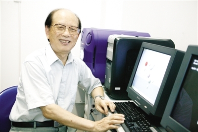 能降伏酸雨的老人 在学校他独爱一块钱的素炒豆芽