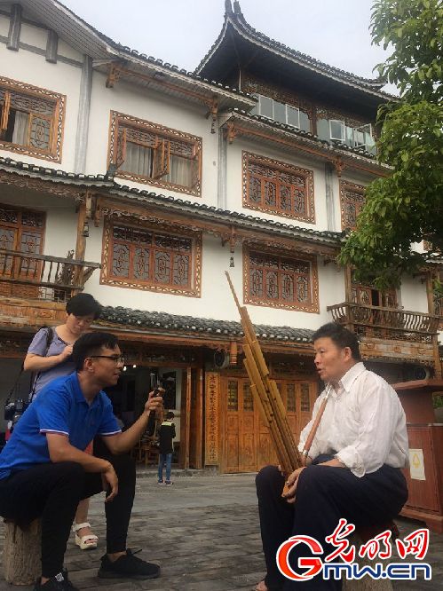 【喜迎十九大 文脉颂中华】他一直坚持手工制作芦笙 只为奏响民族之音