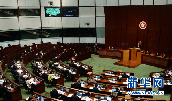 香港特区立法会通过特区政府“一地两检”无约束力议案