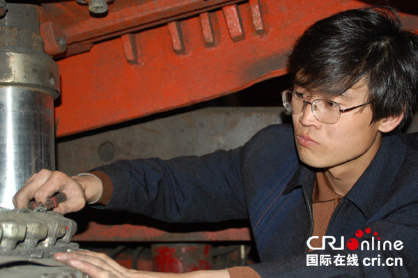 【中国梦·大国工匠篇】起点不高、成就不小的煤矿工人胡文博