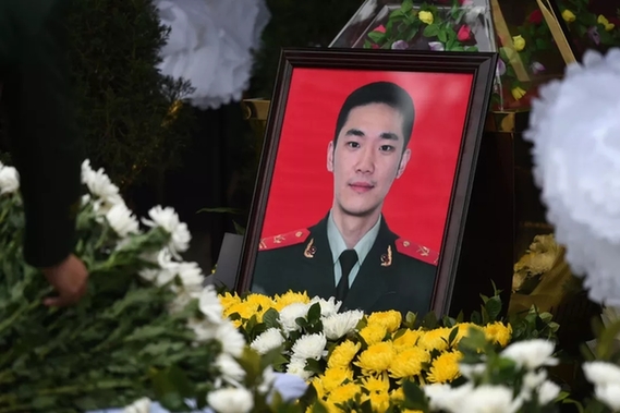 总有一句话，让你肃然起敬、让你泪流满面……