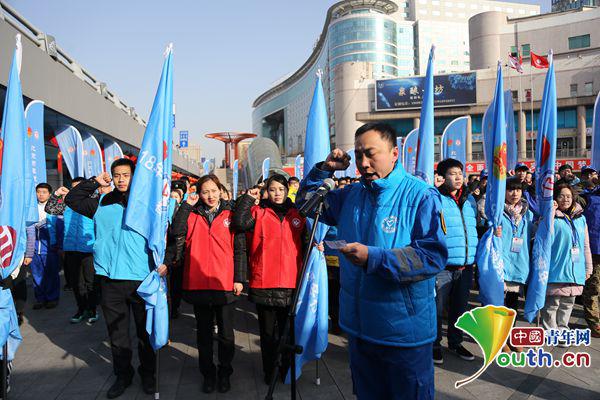 共青团中央联合6部门部署动员14万青年志愿者上岗服务新时代春运