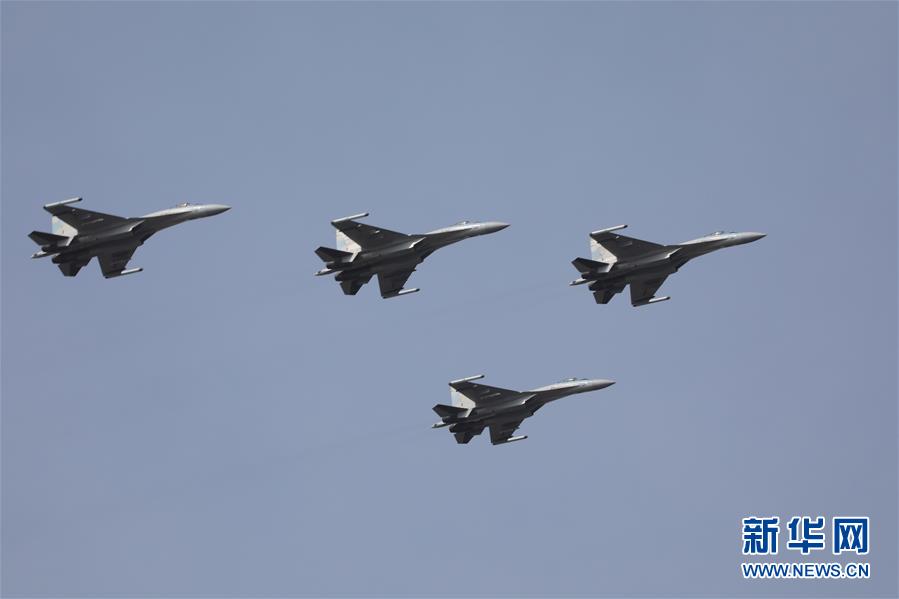 中国空军苏－35战机飞赴南海战斗巡航