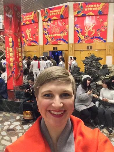 一首“我爱你，中国”，同济留学生从给社区大妈唱，一直唱进春晚舞台