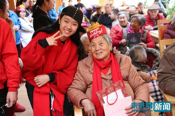 【新春走基层·暖冬行动】小志愿者的大心愿:为养老院的爷爷奶奶献上别样