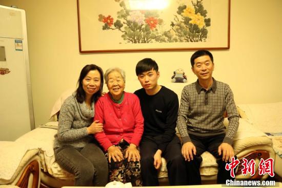 “铁警二代”的平凡春运