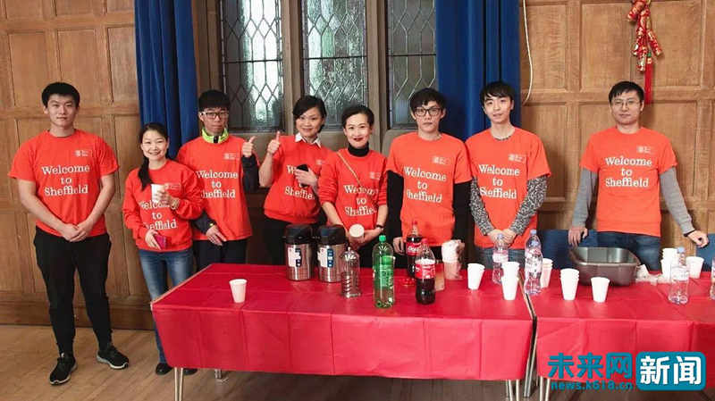 【家国网聚·网络旺年】海外游子英伦闹新春 教英国同学包饺子吃韭菜鸡蛋馅