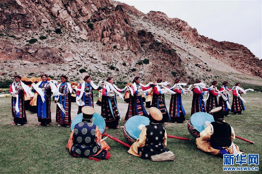 西藏萨嘎：古老“甲谐”舞出致富新路