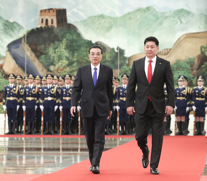 李克强举行仪式欢迎蒙古国总理呼日勒苏赫访华