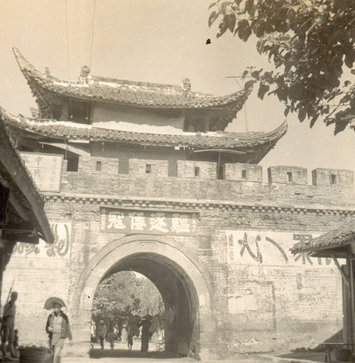 影子之城：还原讲述文化名城广汉的那段历史