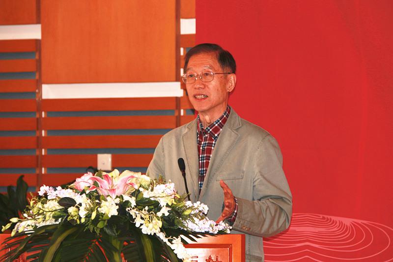 探寻中华思想文化精髓，培育传播中华文化新青年
