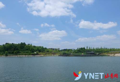 【美丽中国长江行】贵安新区：湖光山色背后的“高科技”