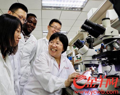 【中国梦·践行者】把留学生当成孩子 她让中国医学教育走向世界