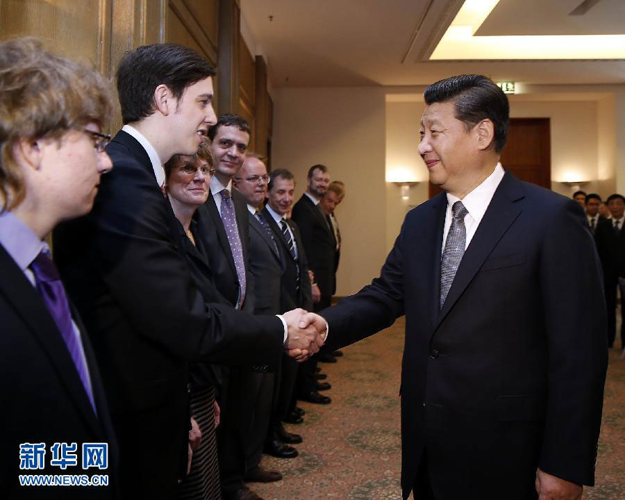 习近平这样描述中德“成功故事”