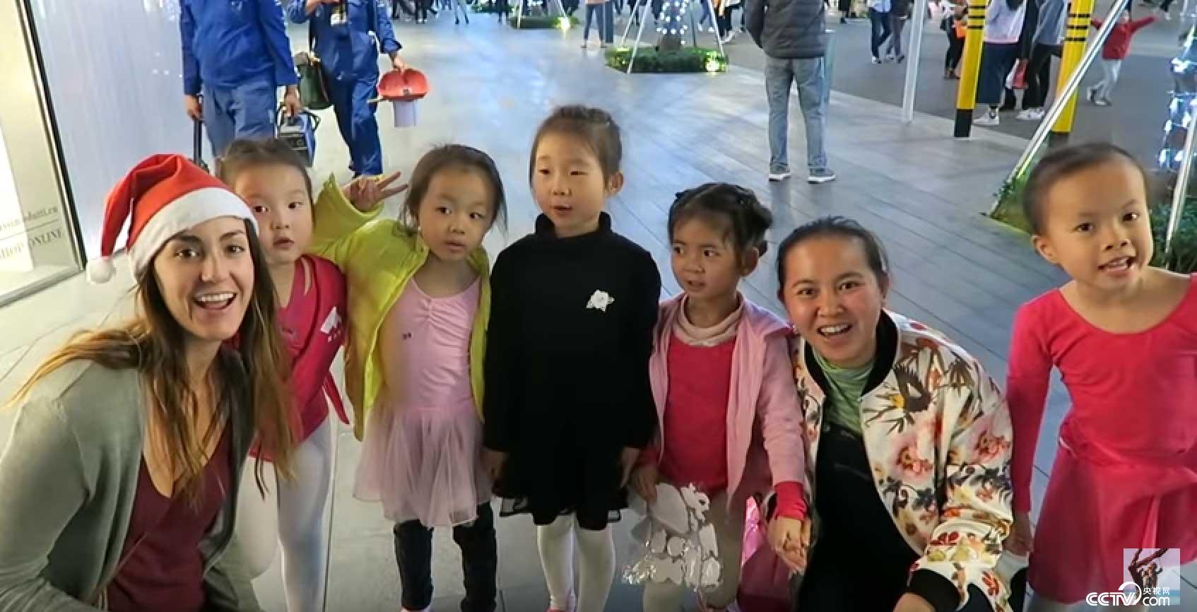 美国姑娘一年游中国十城 惊呼美媒“错得离谱”