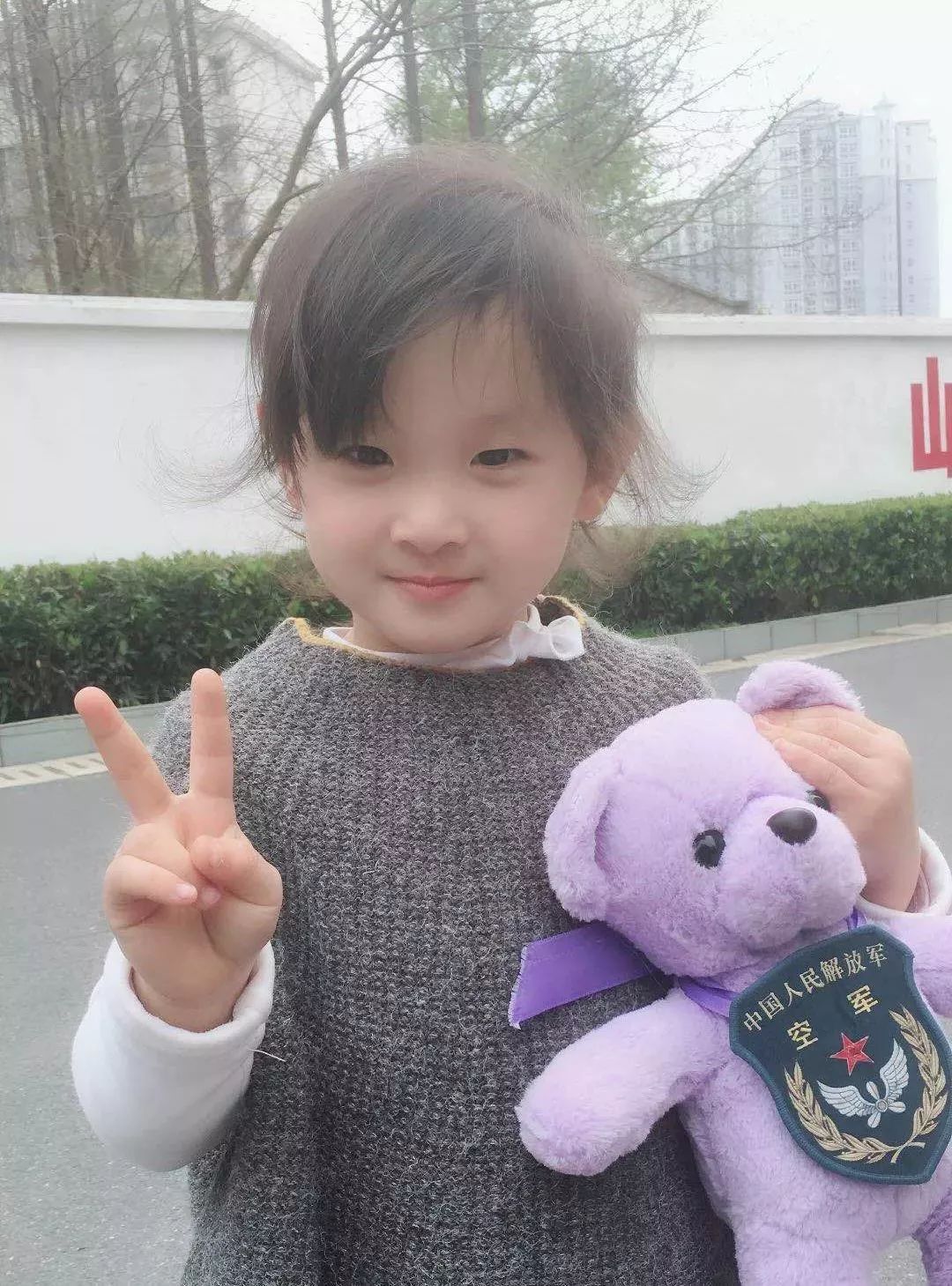 儿童节， 我们呼唤：对军娃的关爱多些，再多些！