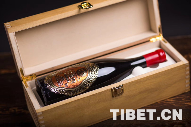 图为达美拥酒厂内的高原有机酿酒葡萄标准化种植示范园（图片由曲措提供）