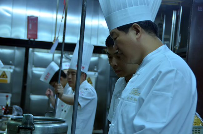 【中国梦·大国工匠篇】孙立新：古有庖丁解牛，今有孙厨剖鸭
