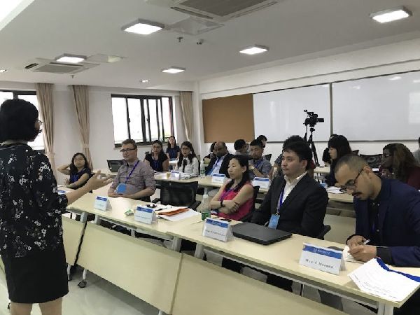 “一带一路”媒体研修班暨东方奖学金项目在上海启动
