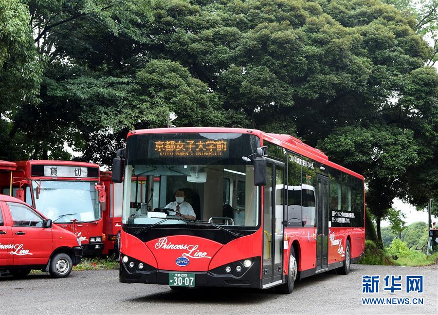 实拍日本京都街头的中国电动巴士（图）