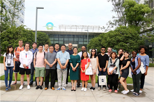 “一带一路”媒体研修班学员在杭州参观访问