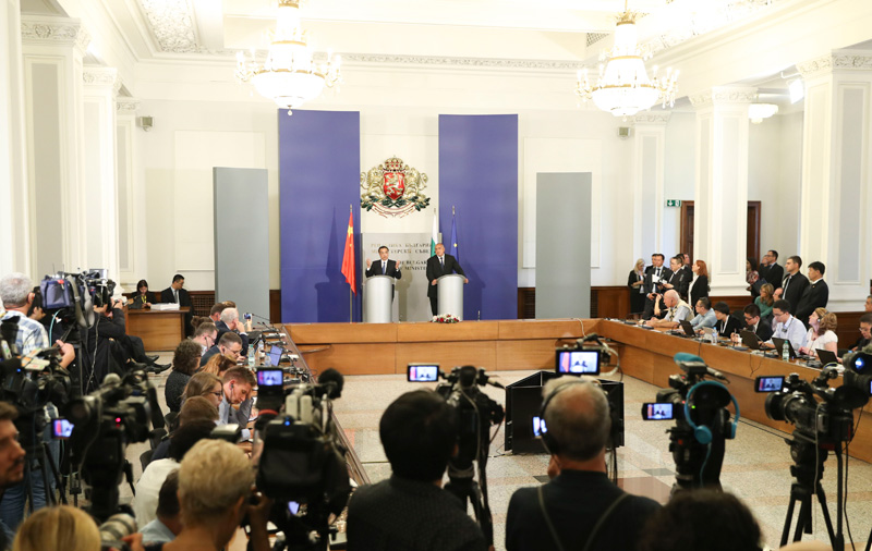 李克强与保总理一致表示：“16+1”不是地缘政治平台，而是经贸人文合作平台