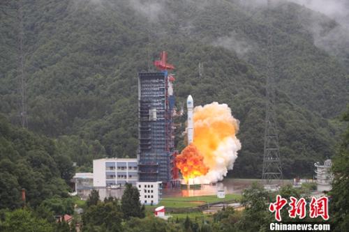中国“一箭双星”成功发射第三十三、三十四颗北斗导航卫星