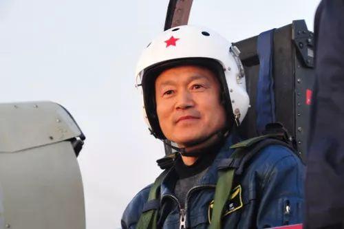 无畏起舞在刀尖 | 暖闻热评·中国梦 强军梦⑤