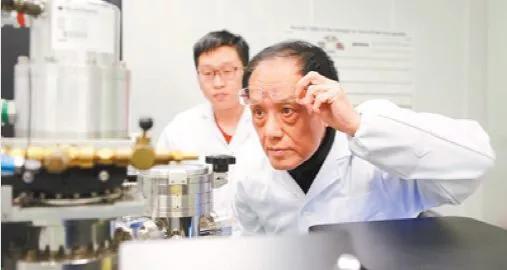 瞬间穿透十层钢板 超高速摄影机下的穿甲弹珍贵画面曝光