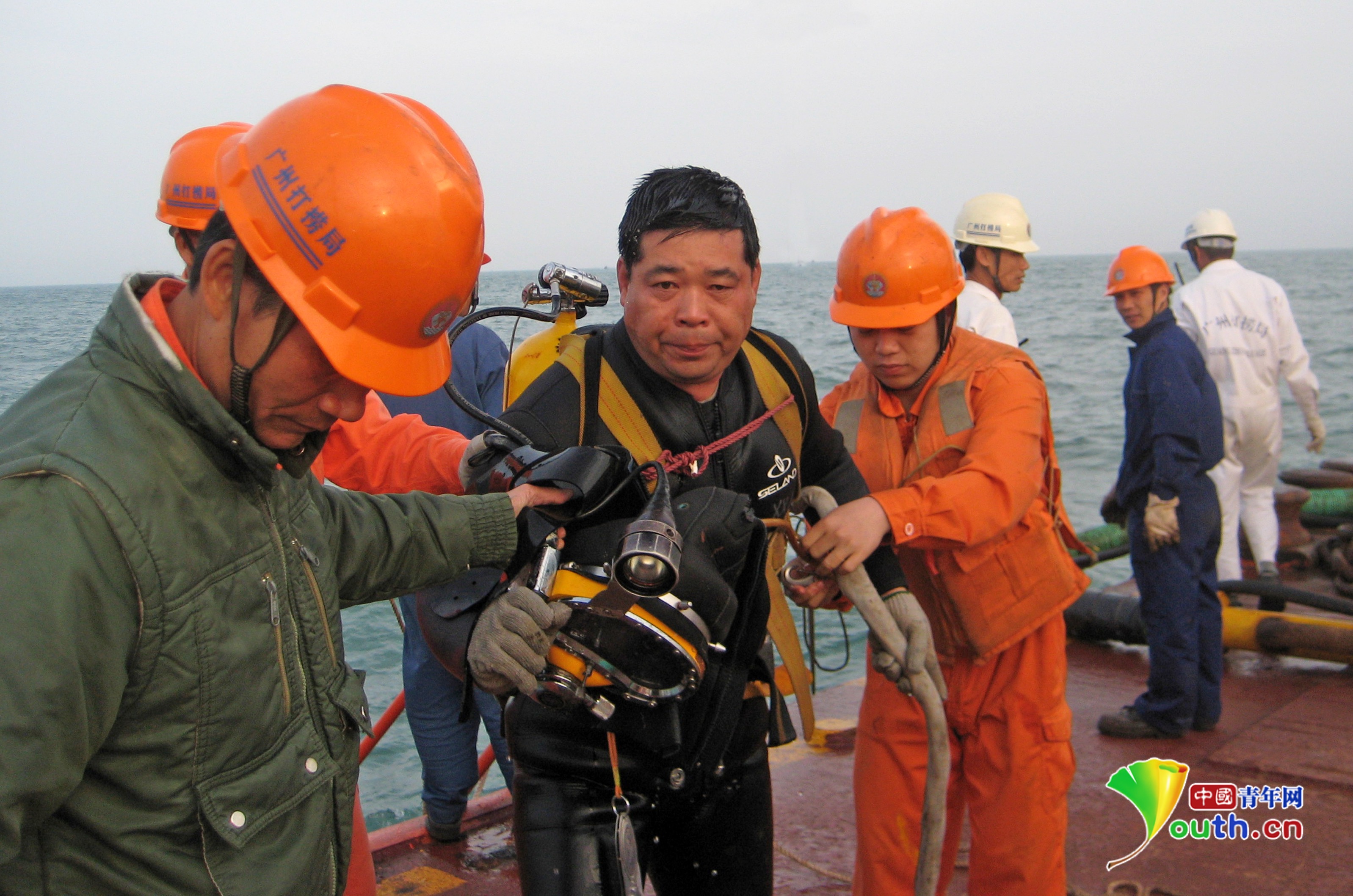 中国人的故事|钟海锋：海上“拆弹专家”