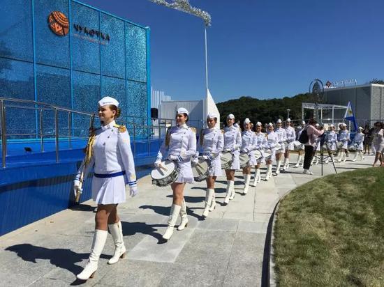 这座俄罗斯远东城市刮起了“中国风”