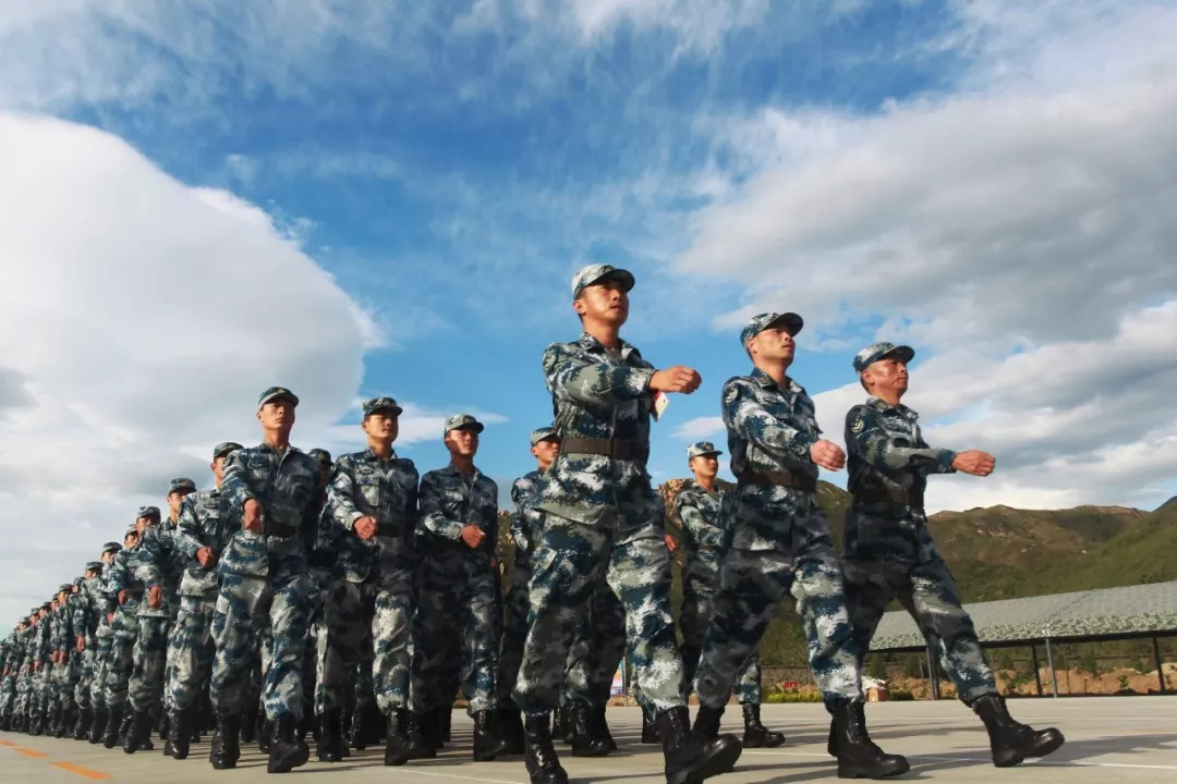 中国空降兵，生日快乐！
