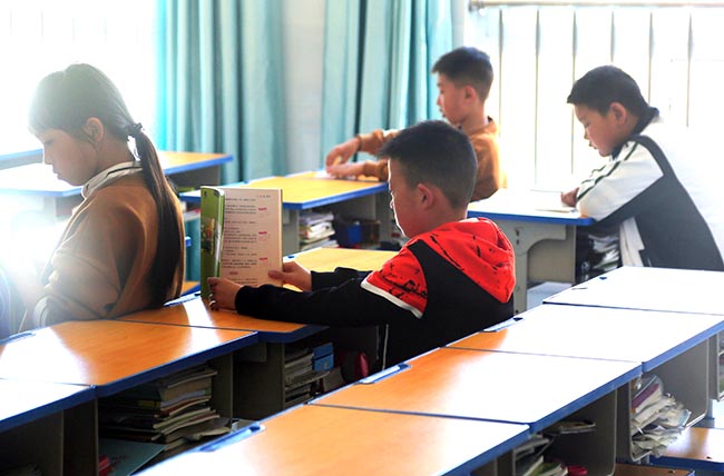 全国融媒体看河南│卢氏县教育扶贫获赞“这是贫困县的小学吗？”