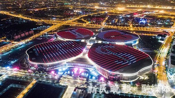 美哉，夜上海！这场夜景大片，百看不厌！