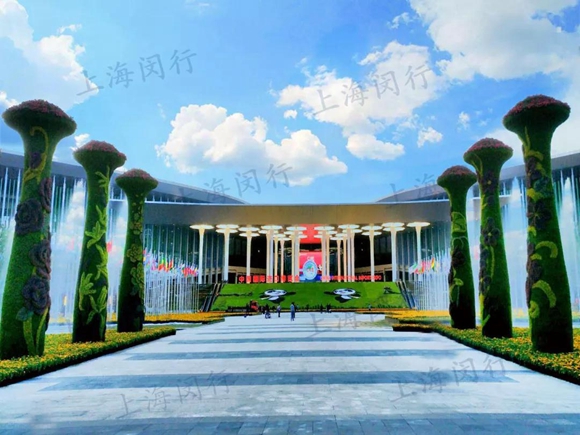 小长假、纪念邮票、新增景观……进口博览会给上海市民带来哪些福利？