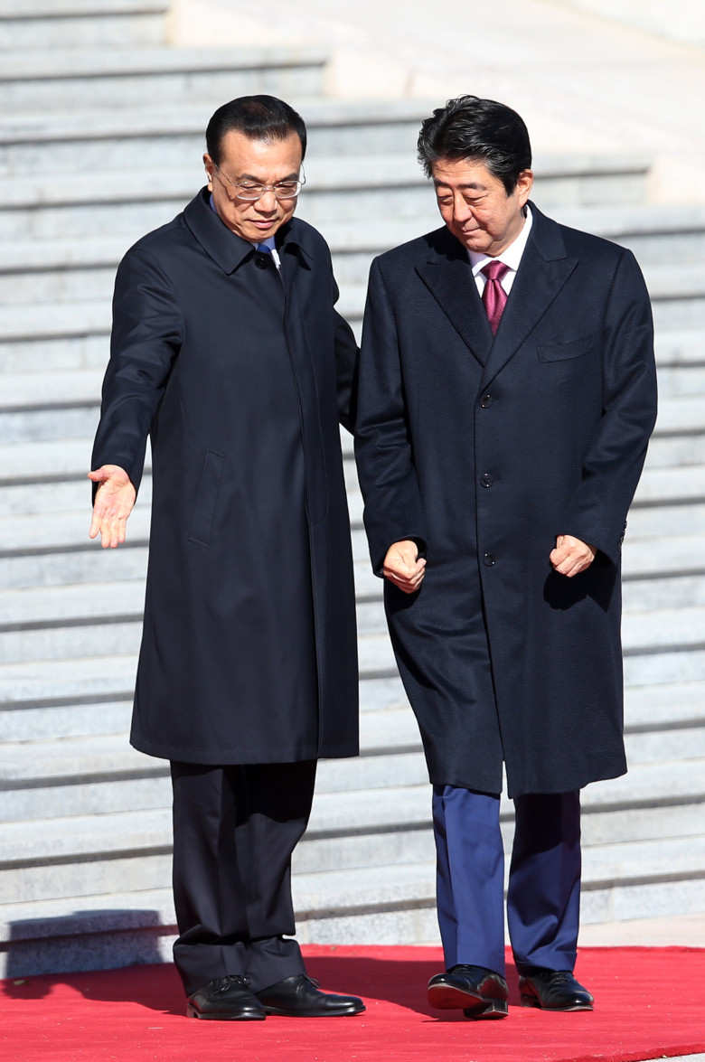 李克强举行仪式欢迎日本首相安倍晋三访华（图）