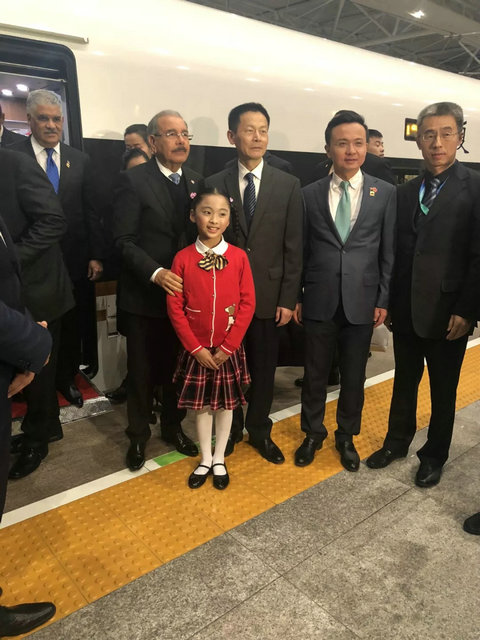 时政新闻眼丨进博会马上开，习近平这几天密集见了谁？