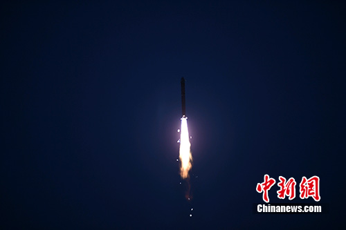 一箭五星 中国成功发射试验六号及四颗微纳卫星