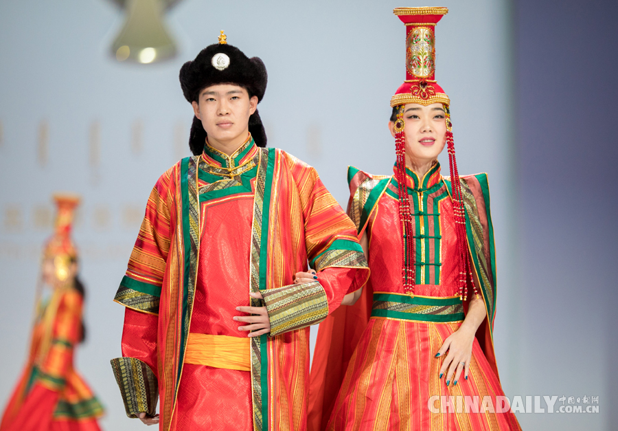 组图：蒙古族服饰时尚秀