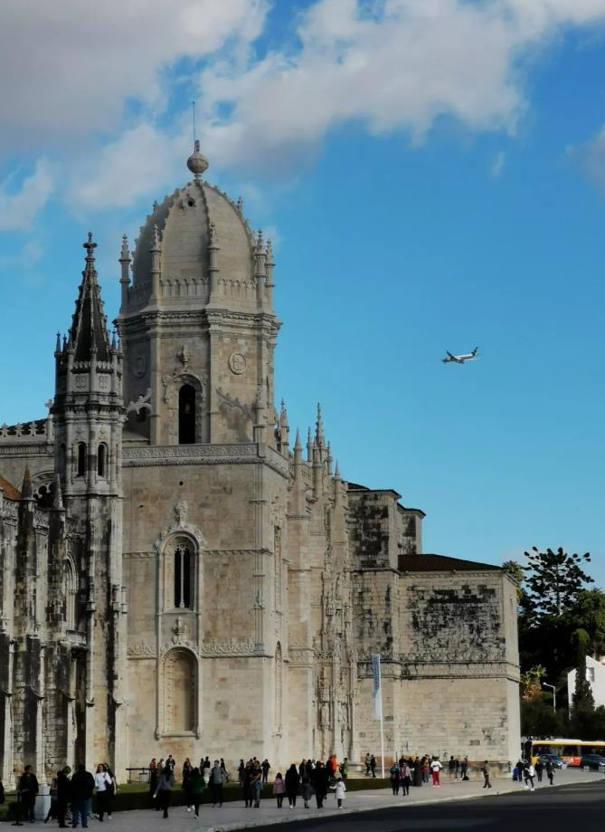 时政新闻眼丨访问葡萄牙，习近平引用16字古语为两国关系点赞