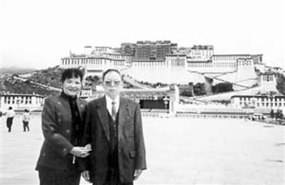 西藏和平解放65周年 阴法唐、李国柱祝西藏人民更幸福