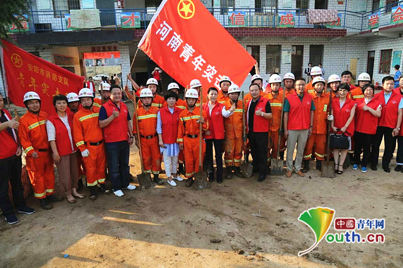 让团旗在人民最需要的地方飘扬