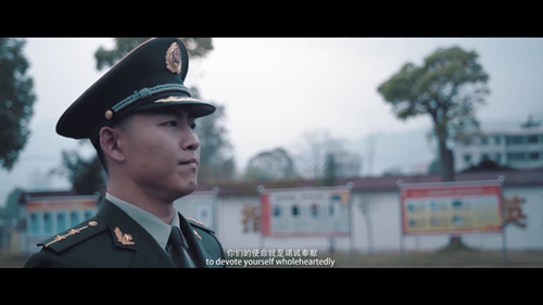 【中国梦微电影】《独子的逆行》：“最美消防员”浓烟中将面罩让给孩子