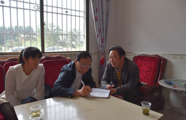 不用扬鞭的奋蹄—记黄冈市扶贫时间最长干部倾情奉献的19年
