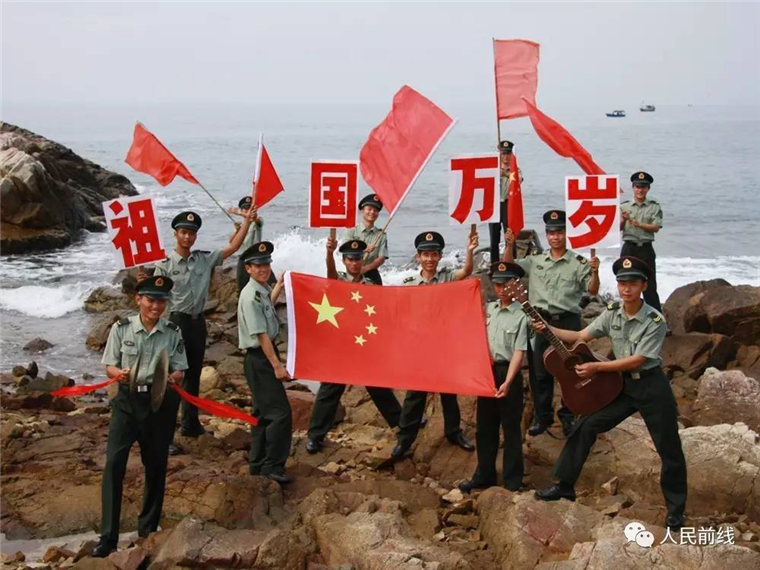 国防行｜71岁“哨兵”印制新名片，30多家媒体齐点赞！