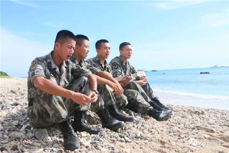 国防行｜71岁“哨兵”印制新名片，30多家媒体齐点赞！