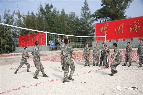 国防行｜71岁“哨兵”印制新名片，30多家媒体齐点赞！