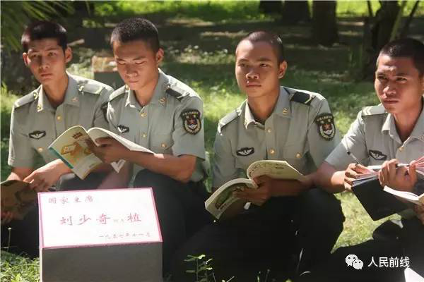 国防行｜71岁“哨兵”印制新名片，30多家媒体齐点赞！
