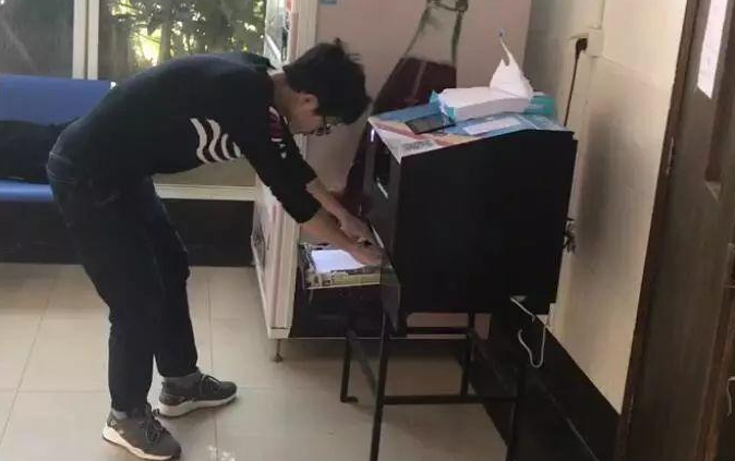 世界以痛吻我，我要报之以歌！90后小伙每天透析4次却捧出6项发明
